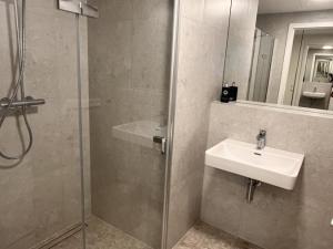 Pronájem bytu 2+1, Praha - Modřany, Československého exilu, 60 m2