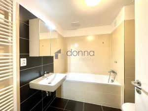 Pronájem bytu 2+kk, Praha, Nepomuckých, 56 m2