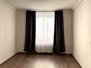 Pronájem bytu 2+1, Karlovy Vary, K. Čapka, 55 m2