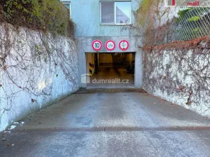 Prodej garáže, Praha - Kbely, Pod Nouzovem, 16 m2