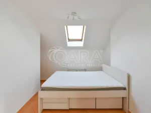 Pronájem bytu 2+kk, Praha - Vysočany, Zbuzkova, 44 m2