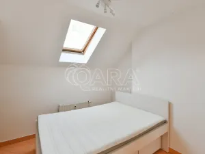 Pronájem bytu 2+kk, Praha - Vysočany, Zbuzkova, 44 m2