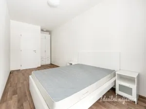 Pronájem bytu 2+kk, Praha - Strašnice, Zvěřinova, 64 m2
