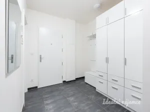 Pronájem bytu 2+kk, Praha - Strašnice, Zvěřinova, 64 m2