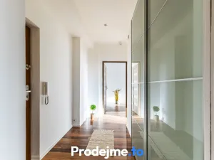 Pronájem bytu 2+kk, Praha - Vršovice, Vladivostocká, 52 m2