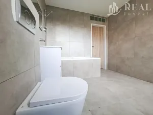 Pronájem bytu 2+1, Chomutov, Fügnerova, 58 m2