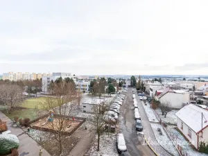 Pronájem bytu 3+1, Praha - Petrovice, Lessnerova, 72 m2