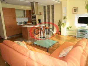 Pronájem bytu 2+kk, Praha, Voskovcova, 81 m2