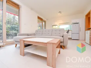 Pronájem bytu 1+kk, Praha, Dolnocholupická, 37 m2