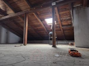 Prodej rodinného domu, Hrabyně, 180 m2