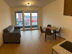 Pronájem bytu 1+kk, Praha - Hloubětín, Poděbradská, 32 m2