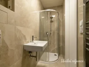 Pronájem bytu 1+kk, Praha - Holešovice, Pplk. Sochora, 26 m2