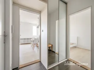 Pronájem bytu 2+kk, Praha - Troja, Hnězdenská, 45 m2