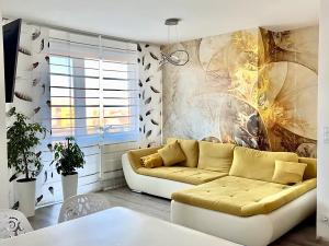 Pronájem bytu 4+kk, Praha - Strašnice, Zvěřinova, 109 m2