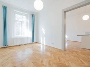 Pronájem bytu 4+kk, Praha, Křižíkova, 2 m2