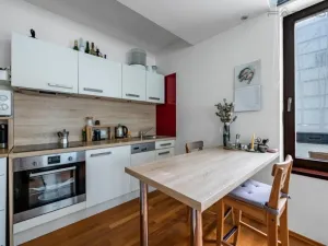 Pronájem bytu 1+kk, Praha - Karlín, Šaldova, 43 m2