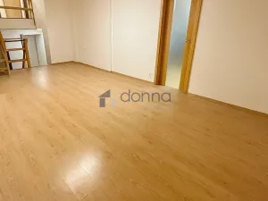 Pronájem bytu 2+kk, Praha, Viklefova, 56 m2