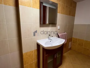 Pronájem bytu 2+kk, Praha, Viklefova, 56 m2