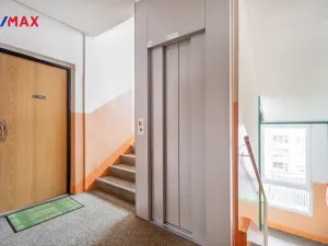 Pronájem bytu 2+kk, Karlovy Vary - Drahovice, Vítězná, 42 m2