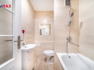 Pronájem bytu 2+kk, Karlovy Vary - Drahovice, Vítězná, 42 m2