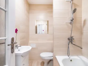 Pronájem bytu 2+kk, Karlovy Vary - Drahovice, Vítězná, 42 m2