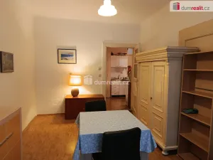 Pronájem bytu 1+kk, Praha - Holešovice, Na Maninách, 35 m2
