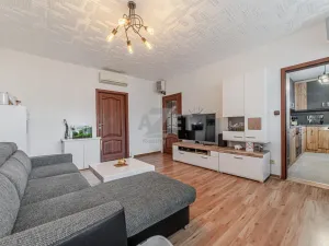 Prodej bytu 3+1, Orlová - Lutyně, Karla Dvořáčka, 72 m2