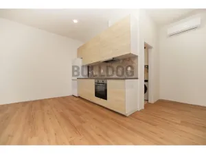 Pronájem bytu 3+kk, Praha - Libeň, Zenklova, 70 m2