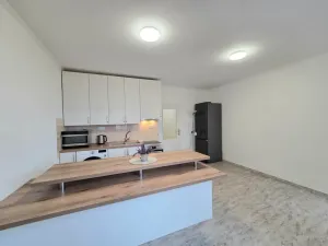 Prodej bytu 2+kk, Praha - Troja, Hnězdenská, 43 m2