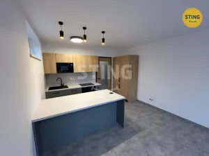 Pronájem bytu 1+kk, Pardubice, Husova, 35 m2