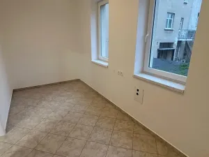 Pronájem bytu 3+1, Praha - Strašnice, Věšínova, 65 m2