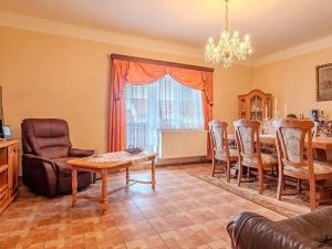 Prodej činžovního domu, Sadská, Husova, 306 m2