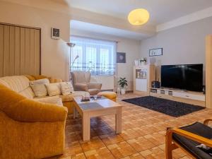 Prodej činžovního domu, Sadská, Husova, 306 m2