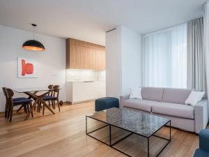 Pronájem bytu 2+kk, Praha - Smíchov, Holečkova, 77 m2