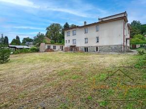 Prodej komerční nemovitosti, Lštění, Míru, 1933 m2