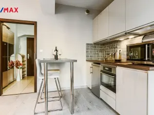 Prodej bytu 1+kk, Praha - Holešovice, Jankovcova, 33 m2