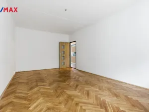 Prodej bytu 3+1, Karlovy Vary - Drahovice, Vítězná, 86 m2