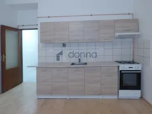 Pronájem bytu 1+kk, Praha, Za poštou, 30 m2