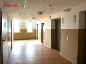 Prodej bytu 1+kk, Praha - Háje, Hlavatého, 27 m2