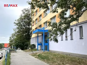 Prodej bytu 1+kk, Praha - Háje, Hlavatého, 27 m2