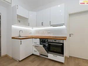 Pronájem bytu 2+kk, Praha - Libeň, Novovysočanská, 37 m2