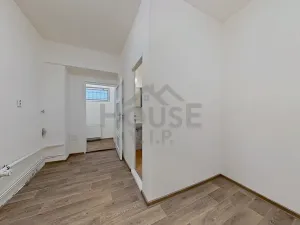 Prodej bytu 1+kk, Praha - Žižkov, Husitská, 29 m2