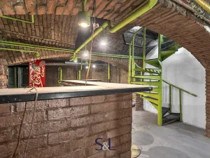 Prodej obchodního prostoru, Praha - Vysočany, Novovysočanská, 222 m2