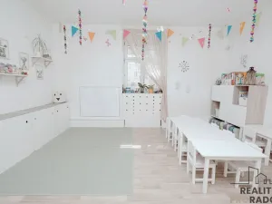 Pronájem obchodního prostoru, Praha - Smíchov, U Okrouhlíku, 120 m2