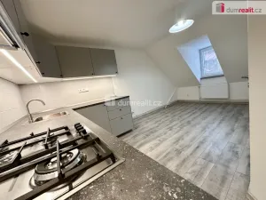 Prodej bytu 4+1, Karlovy Vary, Kolmá, 119 m2