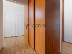 Pronájem bytu 3+1, Praha, Vybíralova, 77 m2