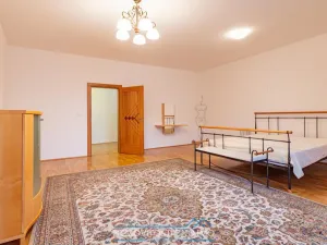 Pronájem atypického bytu, Znojmo, Horní náměstí, 260 m2