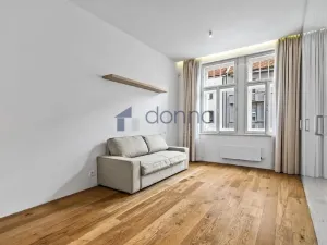 Pronájem bytu 3+kk, Praha, Laubova, 109 m2