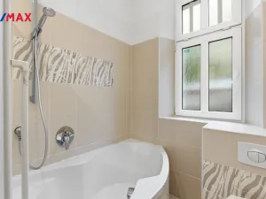 Prodej bytu 4+1, Karlovy Vary, Ondříčkova, 87 m2