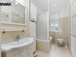 Prodej bytu 4+1, Karlovy Vary, Ondříčkova, 87 m2